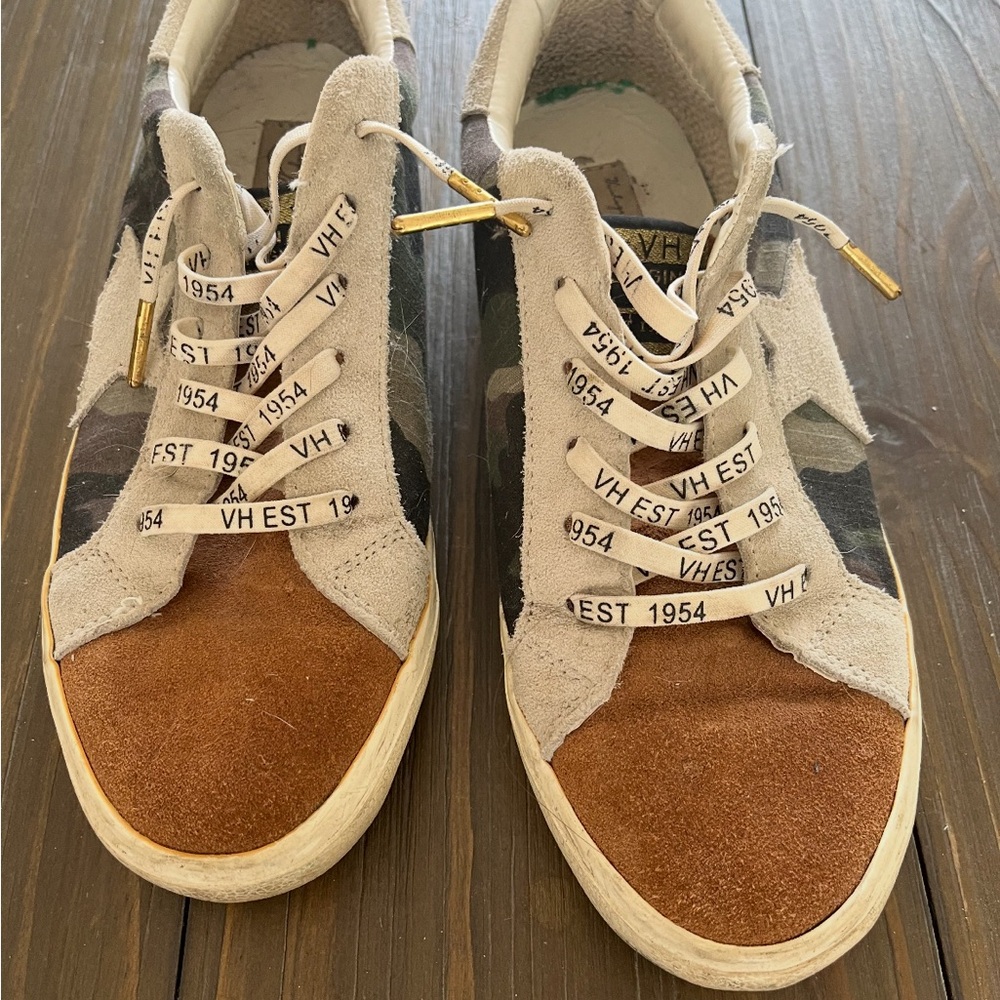 Vintage Property Stylish Two-Tone Sneakers